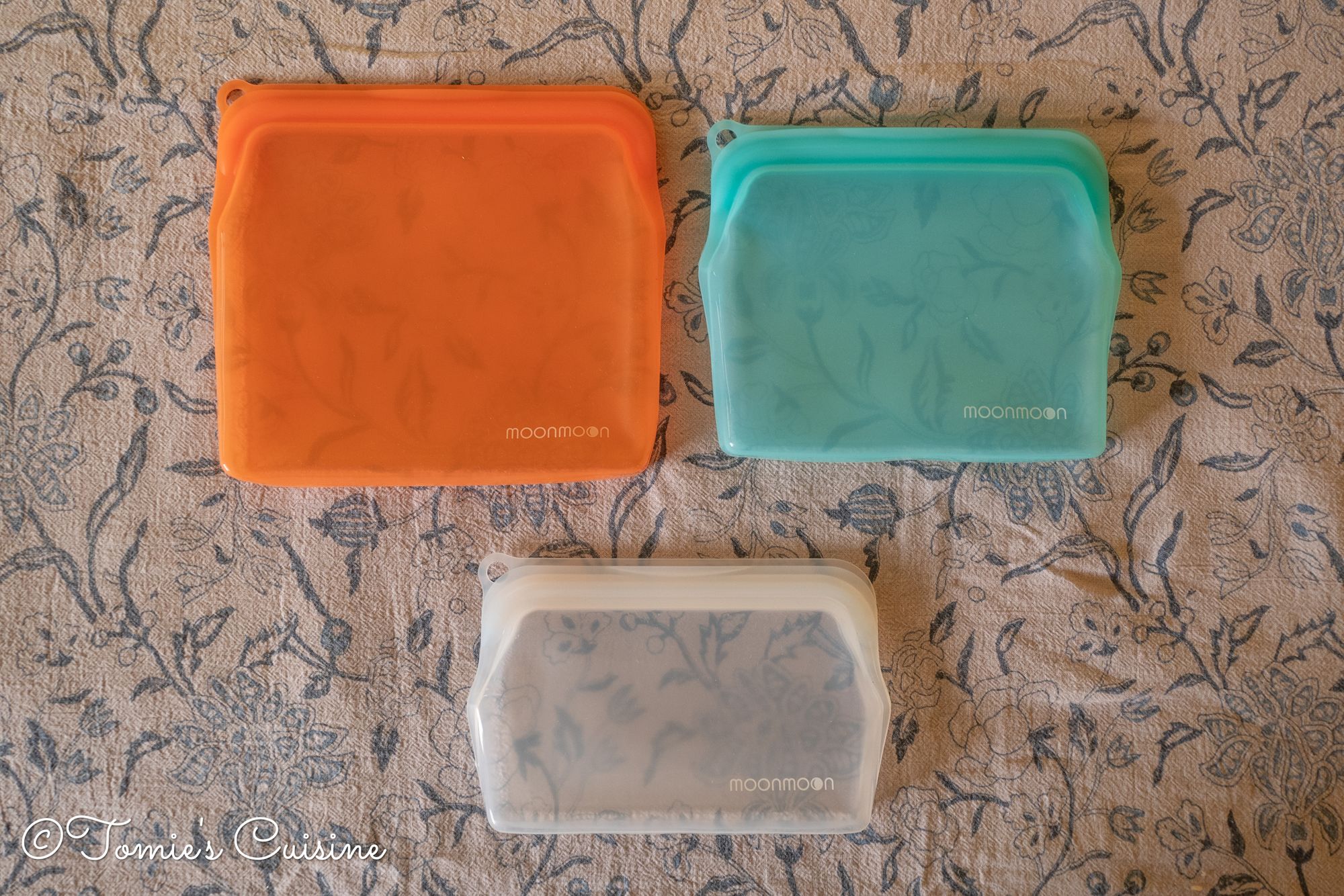 Moonmoon reusable silicone food bags colour options