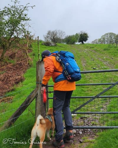 Holiday gift recommendations for hikers and outdoor lovers