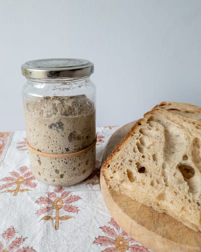 How to make a sourdough starter from scratch