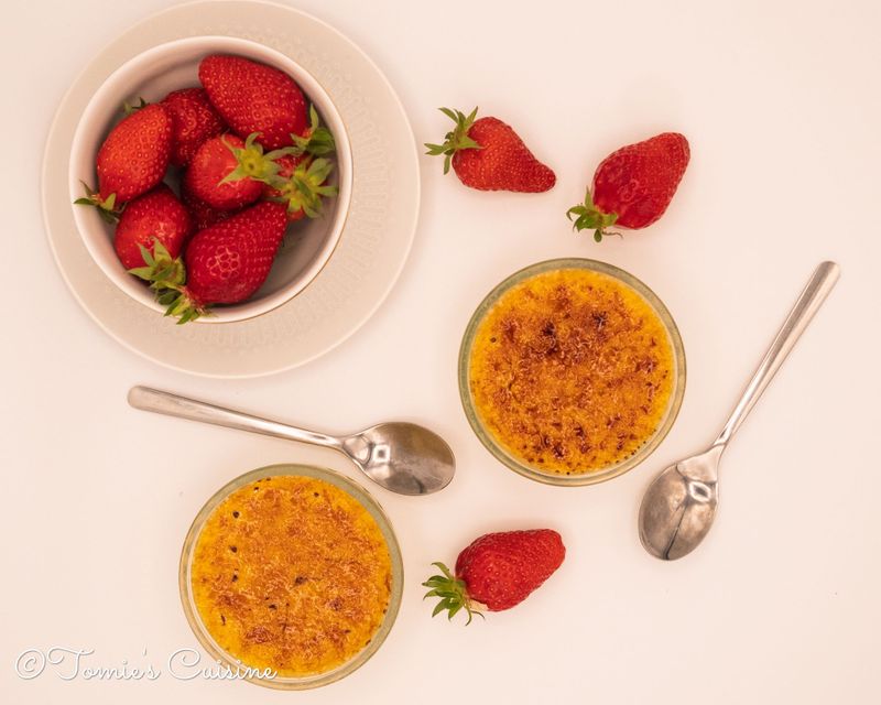 Homemade crème brûlée recipe