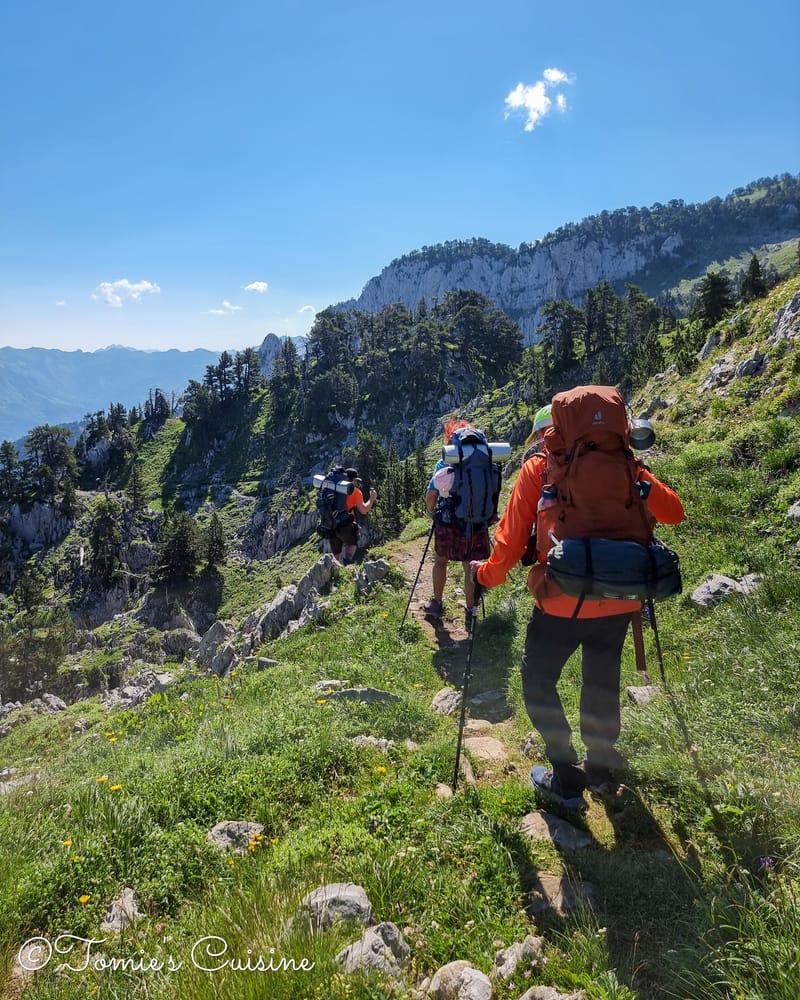 GR10 ten-day family hike: Arette Pierre St Martin - Lac de Bious Artigues